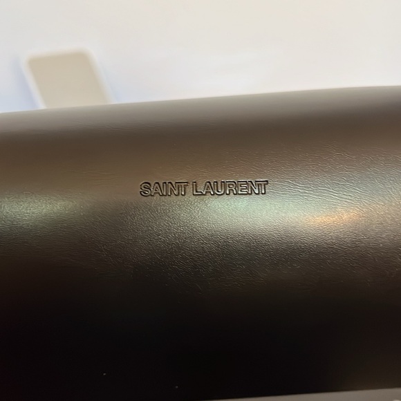 Saint Laurent Sunglasses w/ papers, Cloth, Case & Guarantee of authenticity. - Picture 8 of 9